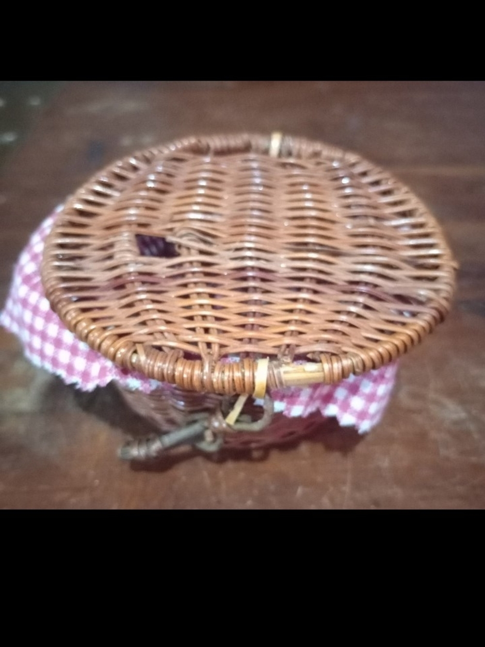 Woven Round Picnic-Style Crossbody Bag in Brown with Pink Lining